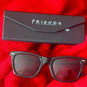 Friends x Diff • Ross Sunglasses (Unisex) *NIB*